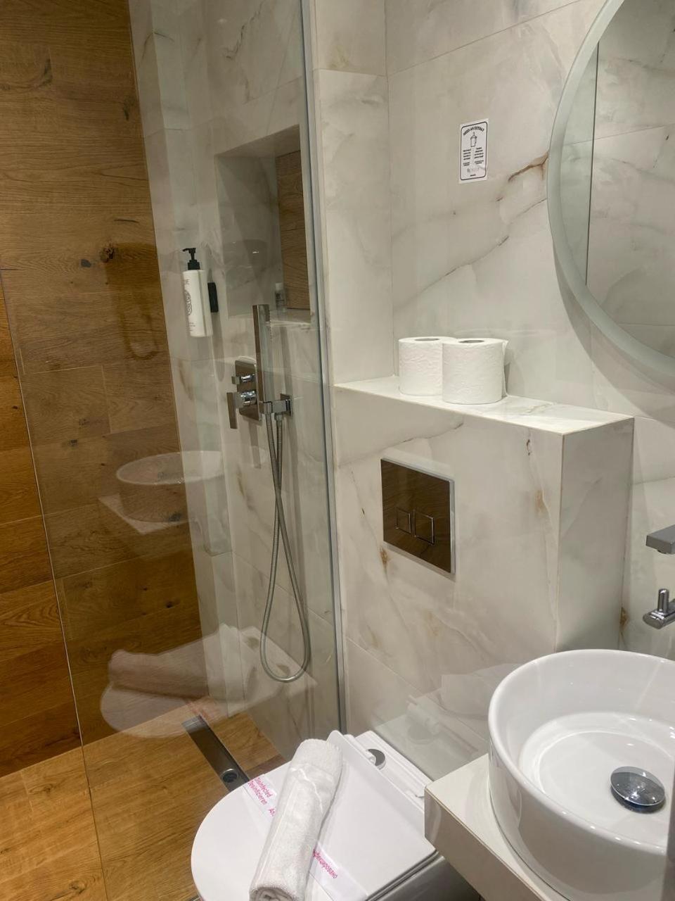 Factory Inn, Nilie Hospitality Mgmt * Салоники